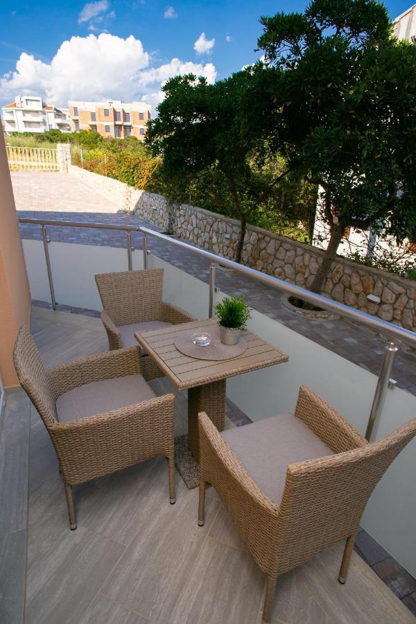 Apartments Sun Dance With Heated Pool Novalja Exterior photo
