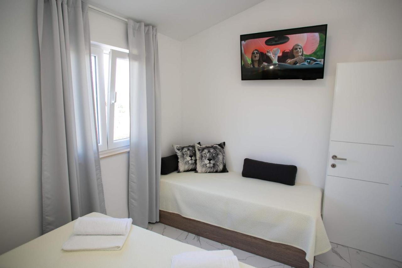 Apartments Sun Dance With Heated Pool Novalja Exterior photo
